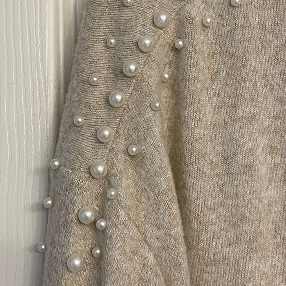 H&M Beige Sweater with Pearl Sleeves - Picture 9 of 13